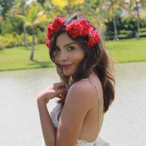 Meet your Posher, Hilarys